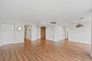 1000 W Island Blvd, Aventura, FL 33160 - Photo 6