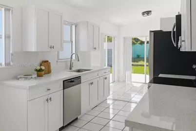 12002 SW 210th St, Miami, FL 33177 - Photo 8