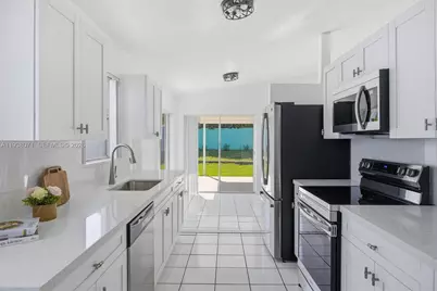 12002 SW 210th St, Miami, FL 33177 - Photo 4