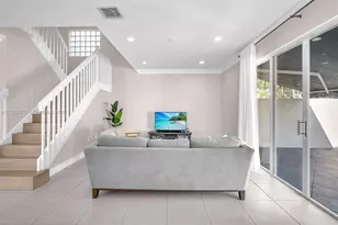 1447 NW 159th Ln, Pembroke Pines, FL 33028 - Photo 10