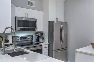 3001 N Oakland Forest Dr, Oakland Park, FL 33309 - Photo 8