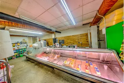 1910 SW 1st St, Miami, FL 33135 - Photo 18