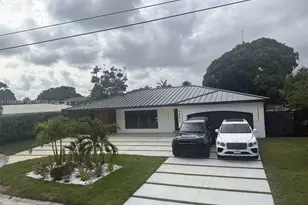 5561 NE 28th Ave, Fort Lauderdale, FL 33308 - Photo 1