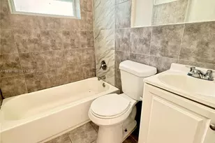 1530 N 56th Ave, Hollywood, FL 33021 - Photo 12