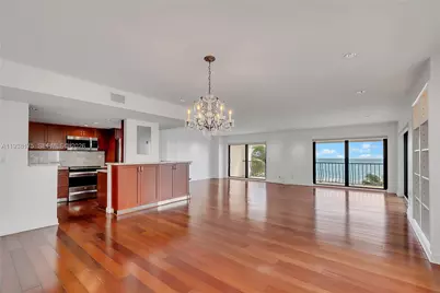 5415 Collins Ave #506, Miami Beach, FL 33140 - Photo 2