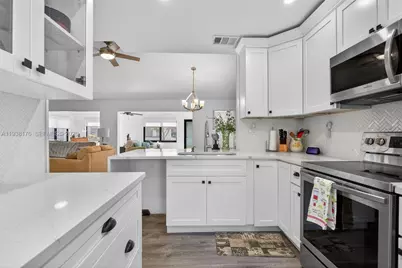 2104 SW 17th Cir, Deerfield Beach, FL 33442 - Photo 12