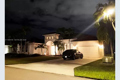 2640 Fairways Dr, Homestead, FL 33035 - Photo 2