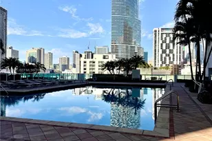 31 SE 5th St, Miami, FL 33131 - Photo 12