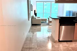 31 SE 5th St, Miami, FL 33131 - Photo 2