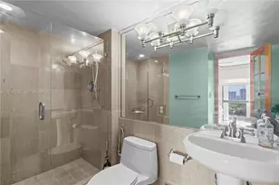 3675 N Country Club Dr, Aventura, FL 33180 - Photo 34