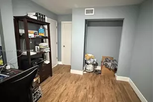 995 SW 84th Ave, Miami, FL 33144 - Photo 10