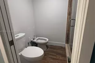 995 SW 84th Ave, Miami, FL 33144 - Photo 8