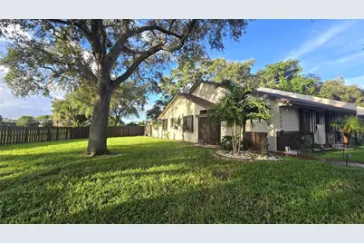 9600 NW 15th Ct, Pembroke Pines, FL 33024 - Photo 2