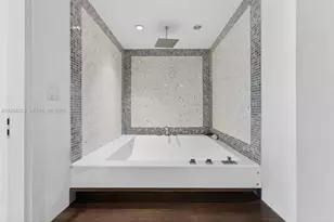 200 Biscayne Blvd Way, Miami, FL 33131 - Photo 14