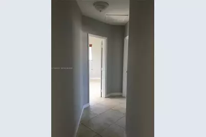 5631 W 10th Ave, Hialeah, FL 33012 - Photo 8