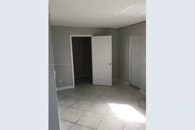 5631 W 10th Ave, Hialeah, FL 33012 - Photo 14