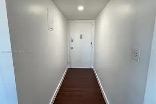 401 Golden Isles Dr, Hallandale Beach, FL 33009 - Photo 30