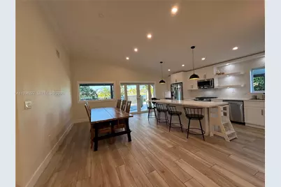 8335 NW 197th Ter, Hialeah, FL 33015 - Photo 6