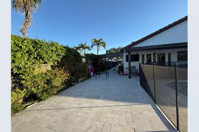 8335 NW 197th Ter, Hialeah, FL 33015 - Photo 22