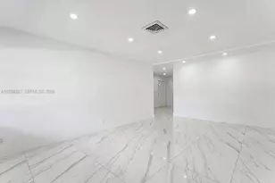 6800 SW 10th Ct, Pembroke Pines, FL 33023 - Photo 16