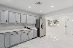 6800 SW 10th Ct, Pembroke Pines, FL 33023 - Photo 10