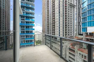 11 NE 6th St, Miami, FL 33132 - Photo 22