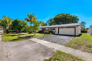 4360 NW 4th St, Plantation, FL 33317 - Photo 2