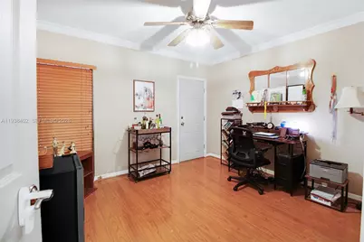 7006 N Loch Isle Dr N, Miami Lakes, FL 33014 - Photo 18