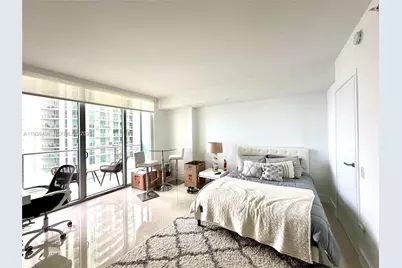 1300 Brickell Bay Dr #1205, Miami, FL 33131 - Photo 2