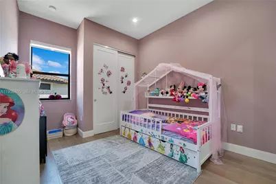 8279 NW 43rd St, Doral, FL 33166 - Photo 24