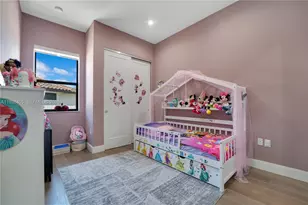 8279 NW 43rd St, Doral, FL 33166 - Photo 24