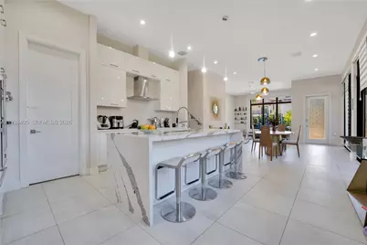 8279 NW 43rd St, Doral, FL 33166 - Photo 12