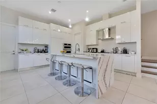 8279 NW 43rd St, Doral, FL 33166 - Photo 4