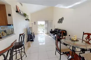 9735 Fontainebleau Blvd, Miami, FL 33172 - Photo 4