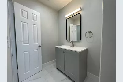740 NE 181st St, Miami, FL 33162 - Photo 18