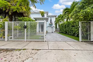 2930 Catalina St, Miami, FL 33133 - Photo 2