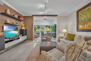 9725 NW 52nd St, Doral, FL 33178 - Photo 8