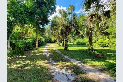 671 Live Oak Ln, Labelle, FL 33935 - Photo 60