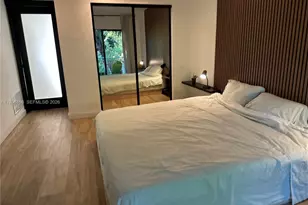 1860 Venice Park Dr, North Miami, FL 33181 - Photo 12