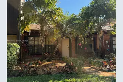 3415 Freedom Dr, Hollywood, FL 33021 - Photo 2