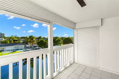 455 Paradise Isle Blvd #402, Hallandale Beach, FL 33009 - Photo 1