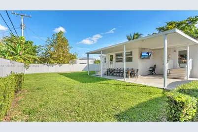 8261 SW 27th St, Miami, FL 33155 - Photo 12