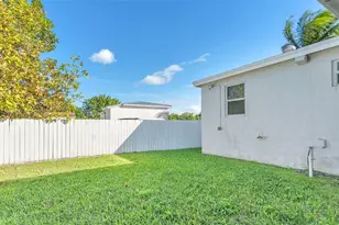 8261 SW 27th St, Miami, FL 33155 - Photo 14