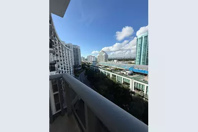 6039 Collins Ave #1236, Miami Beach, FL 33140 - Photo 2