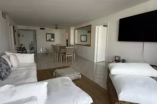 6039 Collins Ave, Miami Beach, FL 33140 - Photo 4