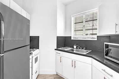 3920 Garden Ave #14, Miami Beach, FL 33140 - Photo 4