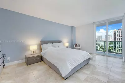 100 Bayview Dr #1231, Sunny Isles Beach, FL 33160 - Photo 10