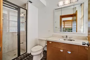 5660 Collins Ave, Miami Beach, FL 33140 - Photo 22