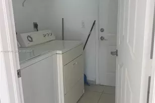 1304 SE 7th Ct, Homestead, FL 33033 - Photo 8