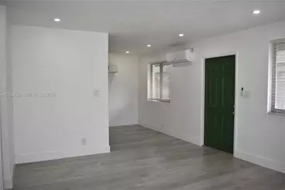 900 NW 8th Ave #1, Pompano Beach, FL 33060 - Photo 1